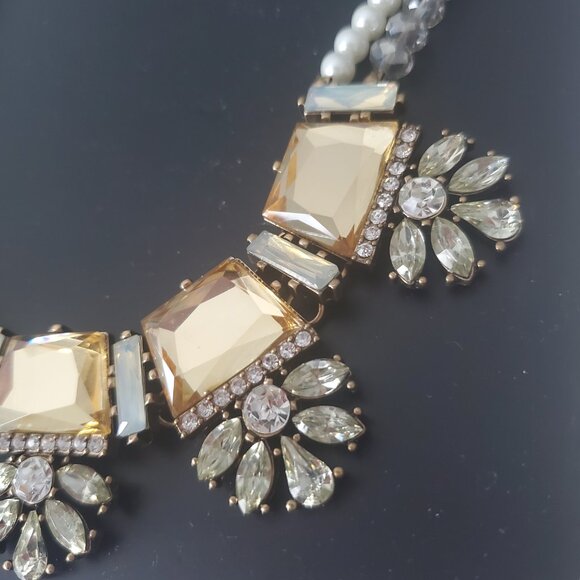 NEW RW&CO Statement Necklace Gold Faux Stones Pearly Beads Florals Bib Choker - Picture 4 of 6